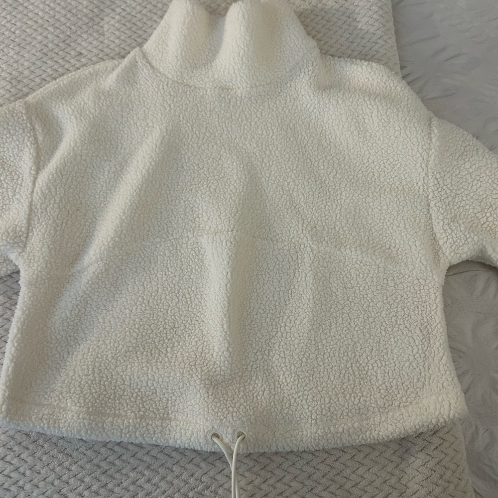 White fluffy cropped long sleeve out wear size M
